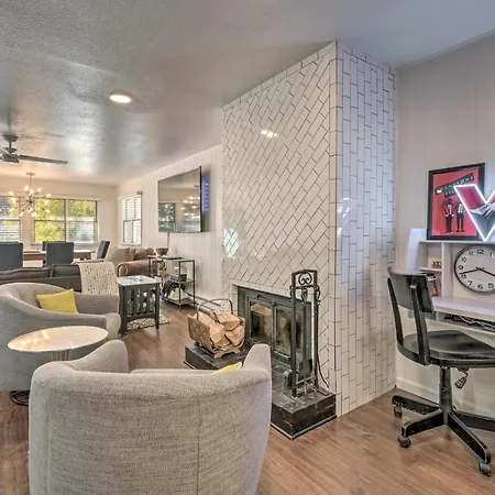 Red River Condo On Main Street With Mtn View!